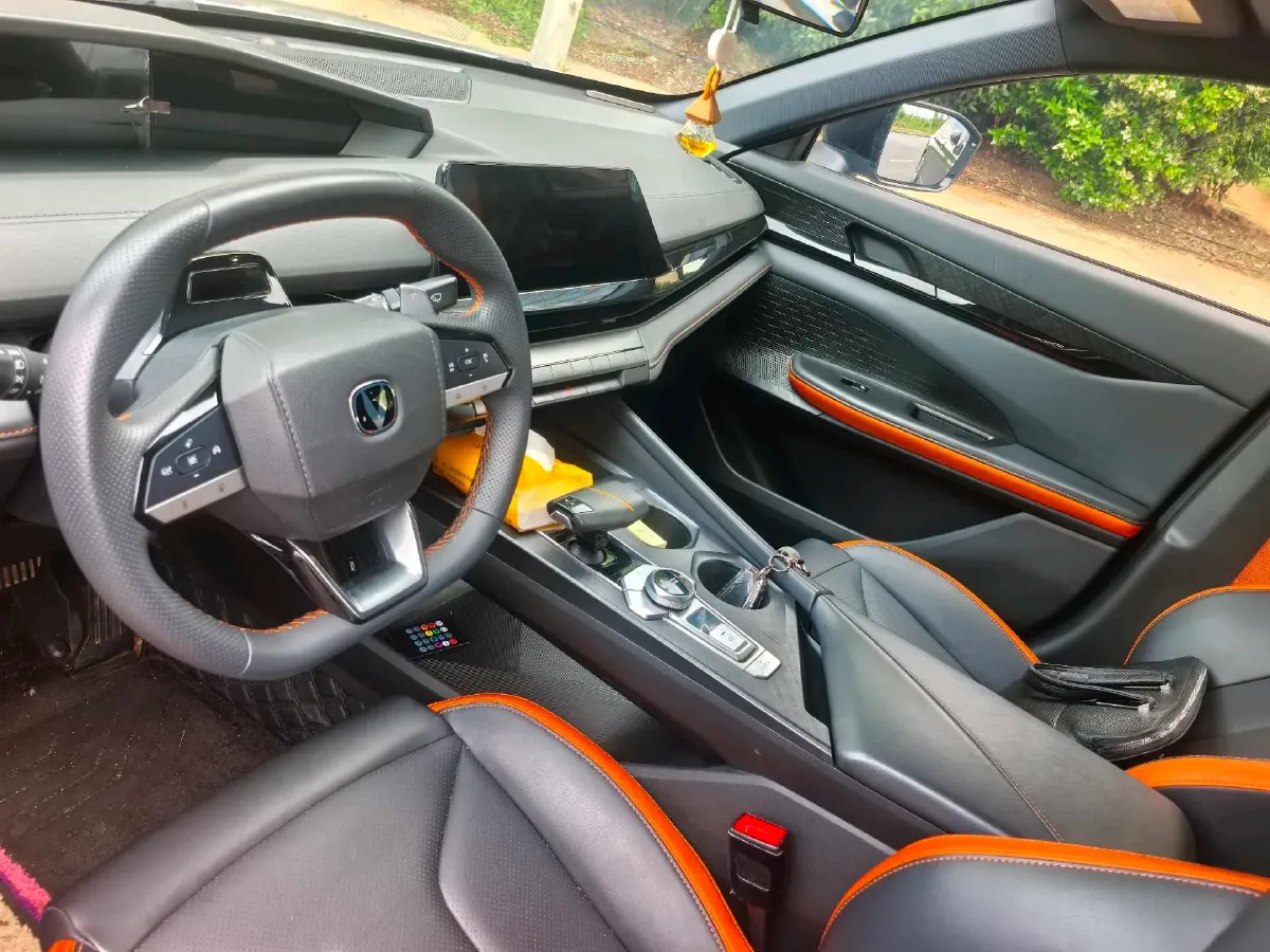2023 ChangAn UNI-V 1.5T 188HP L4 7DCT,autocango,china used car exporter,china ev exporter,chinese used car exporter,chinese used ev exporter