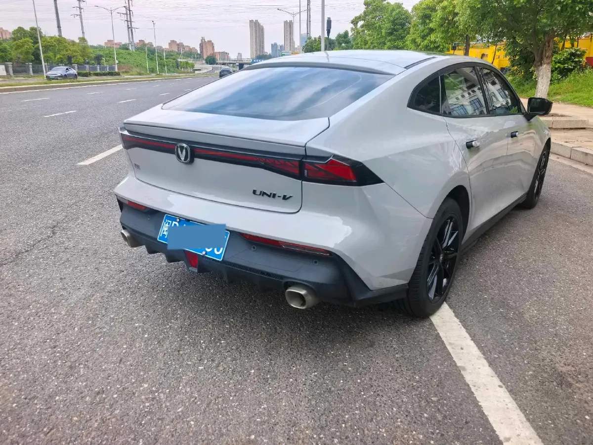 2023 ChangAn UNI-V 1.5T 188HP L4 7DCT,autocango,china used car exporter,china ev exporter,chinese used car exporter,chinese used ev exporter
