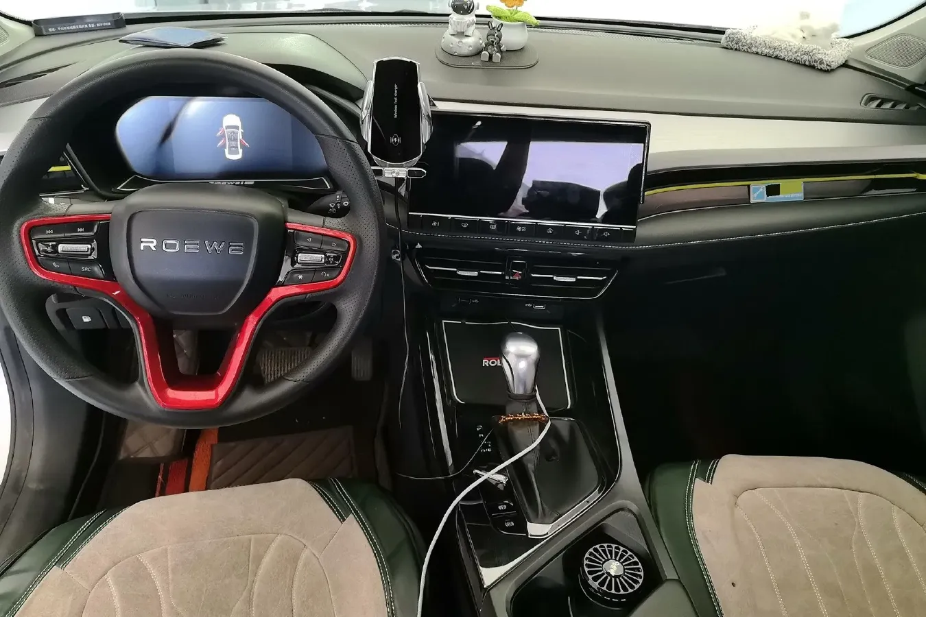 2021 Roewe i5 1.5L 120HP L4 CVT,autocango,china used car exporter,china ev exporter,chinese used car exporter,chinese used ev exporter