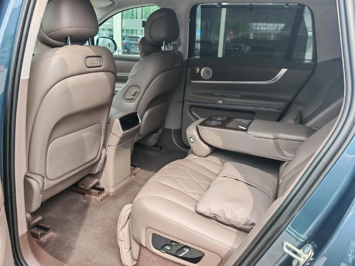 2024 AITO AITO M9 1.5T 152HP L4 REEV 42KWH,autocango,china used car exporter,china ev exporter,chinese used car exporter,chinese used ev exporter