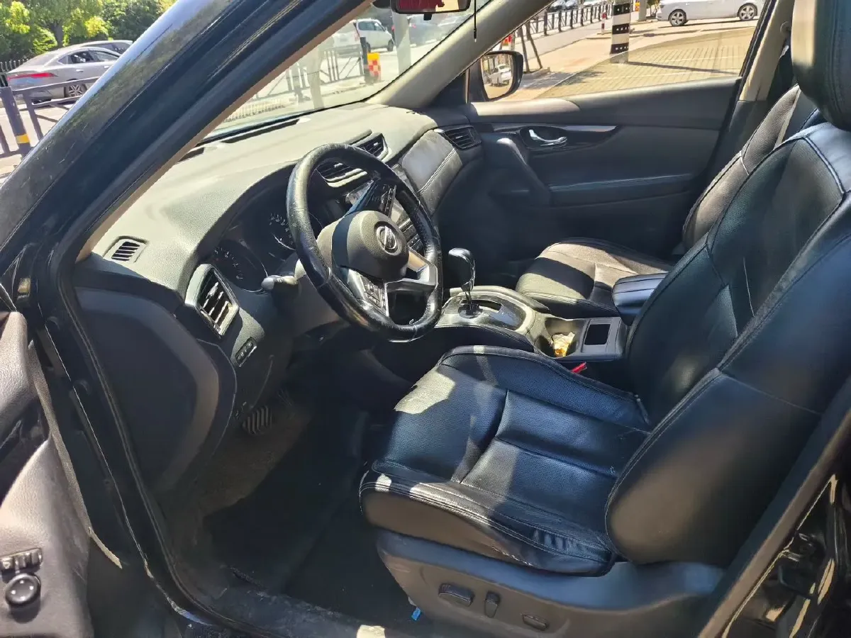 2021 Nissan X-Trail 2.0L 151HP L4 CVT,autocango,china used car exporter,china ev exporter,chinese used car exporter,chinese used ev exporter