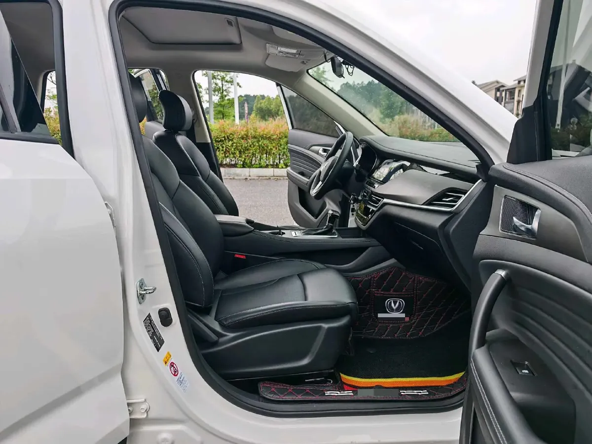 2021 ChangAn CS35 Plus 1.6L 128HP L4 CVT,autocango,china used car exporter,china ev exporter,chinese used car exporter,chinese used ev exporter