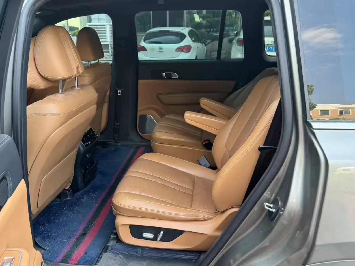 2020 Li ONE Range Extended 131HP REEV 40.5KWH,autocango,china used car exporter,china ev exporter,chinese used car exporter,chinese used ev exporter