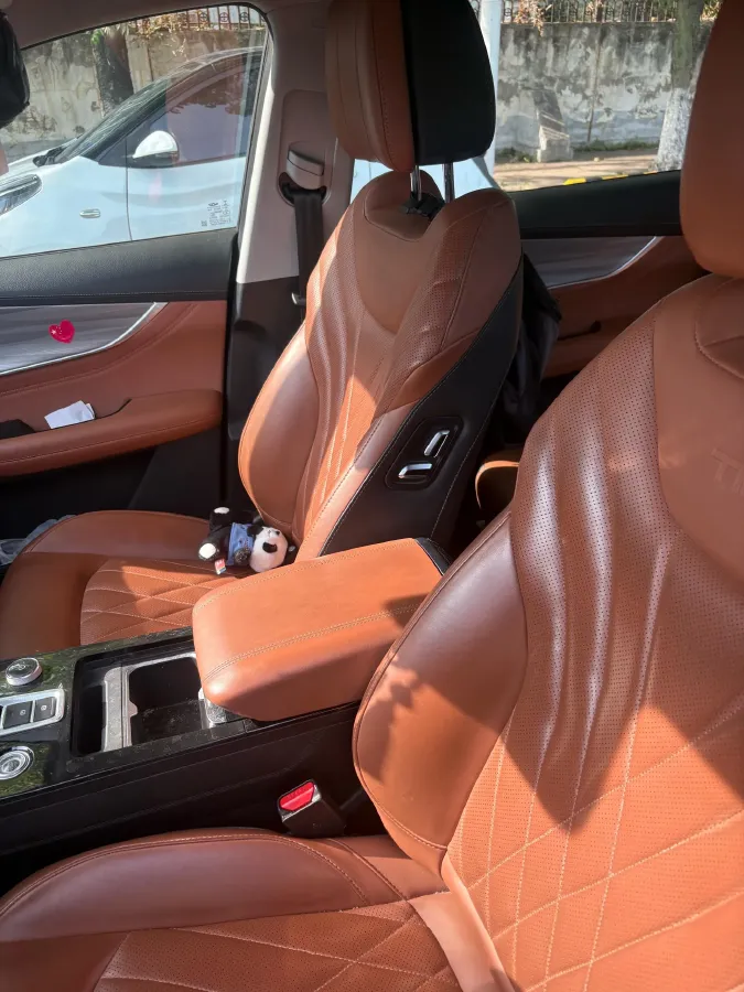 2021 Chery Tiggo 8 Plus 1.6T 197HP L4 7DCT,autocango,china used car exporter,china ev exporter,chinese used car exporter,chinese used ev exporter