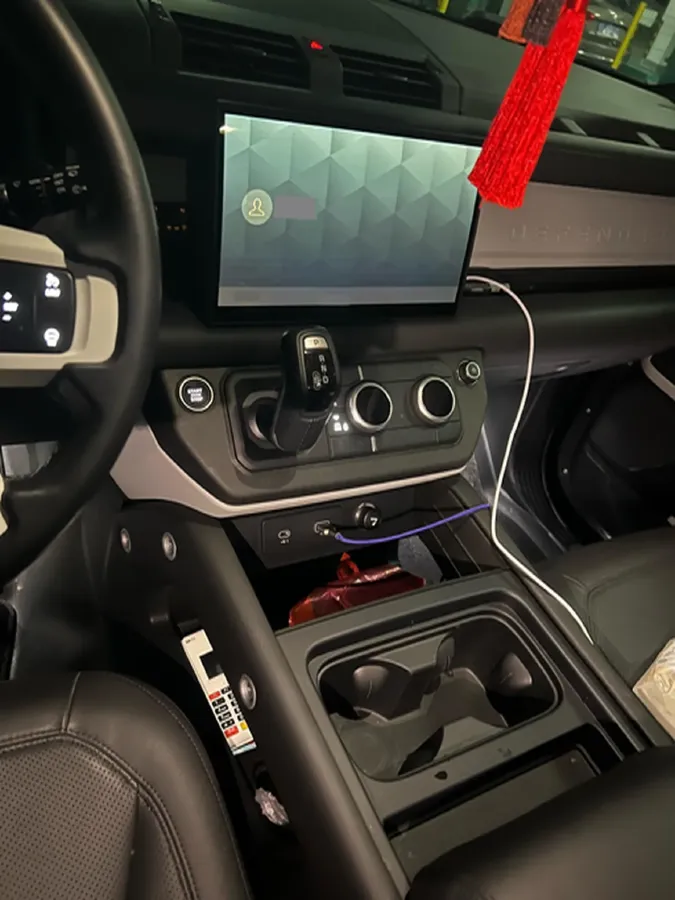 2024 Land Rover Defender 3.0T 400HP L6 8AT,autocango,china used car exporter,china ev exporter,chinese used car exporter,chinese used ev exporter