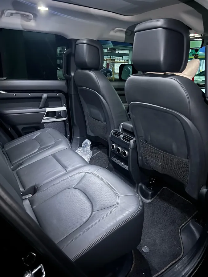 2024 Land Rover Defender 3.0T 400HP L6 8AT,autocango,china used car exporter,china ev exporter,chinese used car exporter,chinese used ev exporter