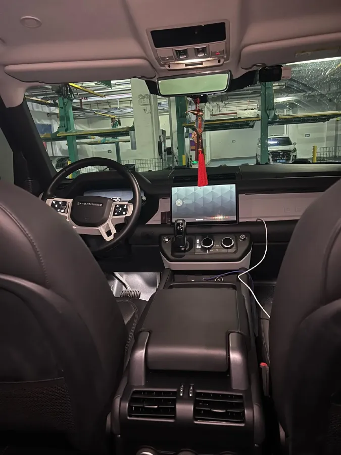 2024 Land Rover Defender 3.0T 400HP L6 8AT,autocango,china used car exporter,china ev exporter,chinese used car exporter,chinese used ev exporter