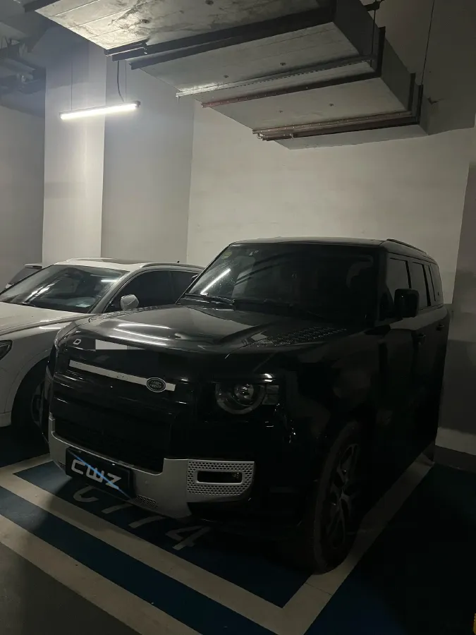 2024 Land Rover Defender 3.0T 400HP L6 8AT,autocango,china used car exporter,china ev exporter,chinese used car exporter,chinese used ev exporter