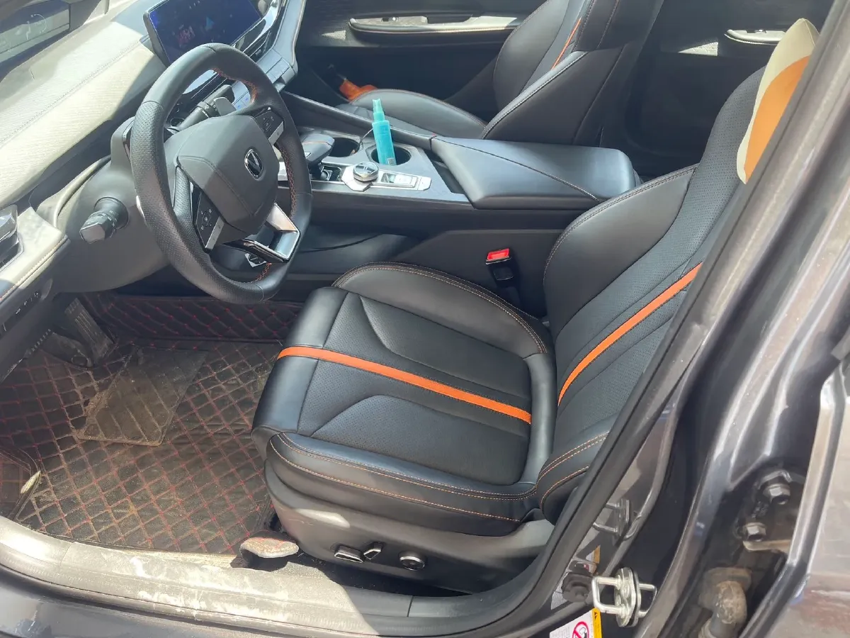 2024 ChangAn UNI-V 1.5T 188HP L4 7DCT,autocango,china used car exporter,china ev exporter,chinese used car exporter,chinese used ev exporter