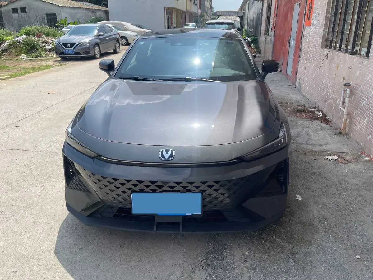 2024 ChangAn UNI-V 1.5T 188HP L4 7DCT,autocango,china used car exporter,china ev exporter,chinese used car exporter,chinese used ev exporter