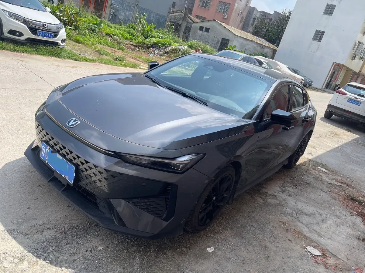 2024 ChangAn UNI-V 1.5T 188HP L4 7DCT,autocango,china used car exporter,china ev exporter,chinese used car exporter,chinese used ev exporter