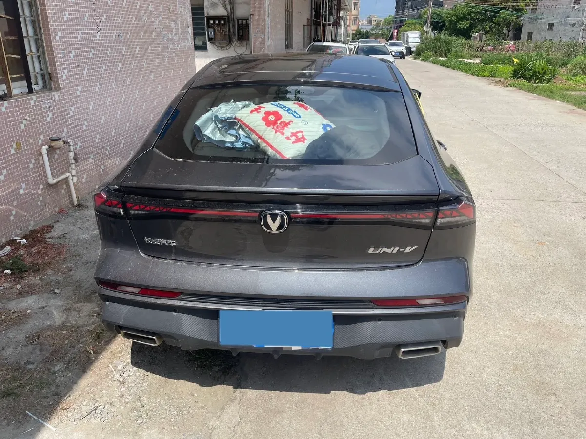 2024 ChangAn UNI-V 1.5T 188HP L4 7DCT,autocango,china used car exporter,china ev exporter,chinese used car exporter,chinese used ev exporter