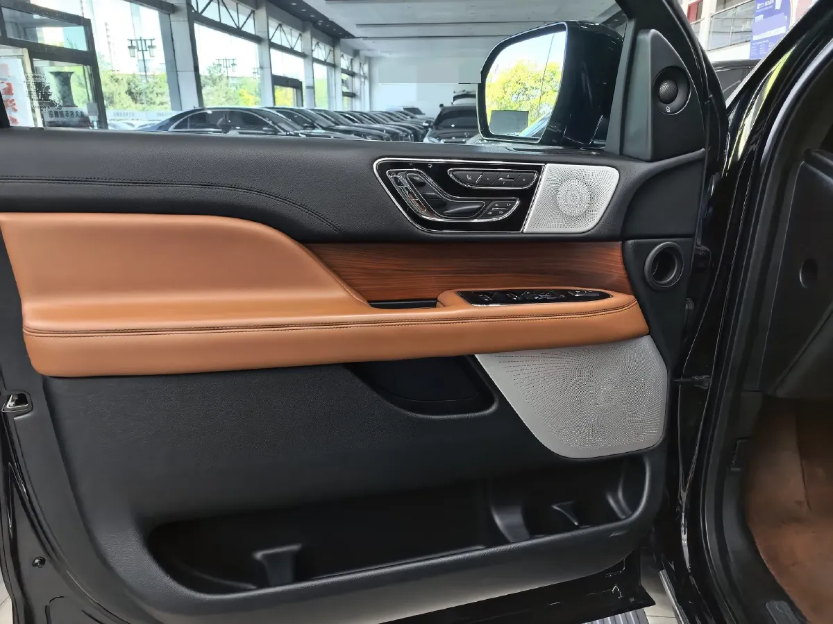 2019 Lincoln Navigator 3.5T 388HP V6 10AT,autocango,china used car exporter,china ev exporter,chinese used car exporter,chinese used ev exporter