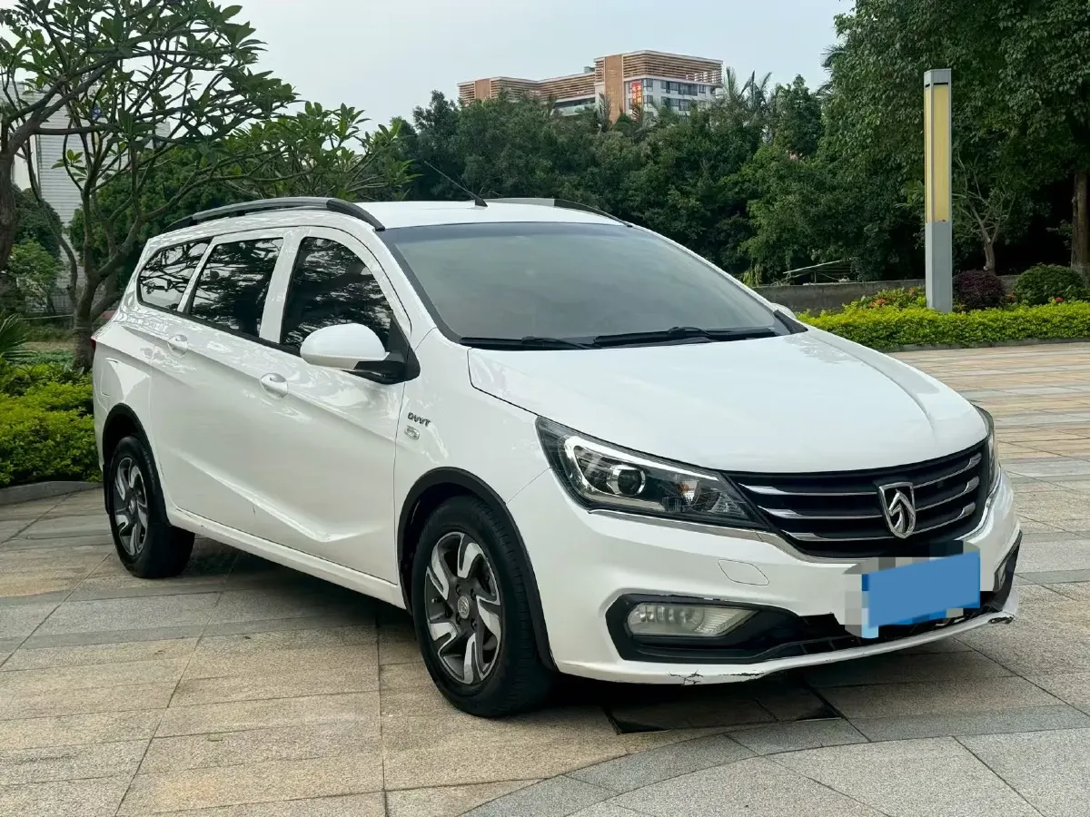 2017 BaoJun 310W 1.5L 112HP L4 6MT,autocango,china used car exporter,china ev exporter,chinese used car exporter,chinese used ev exporter
