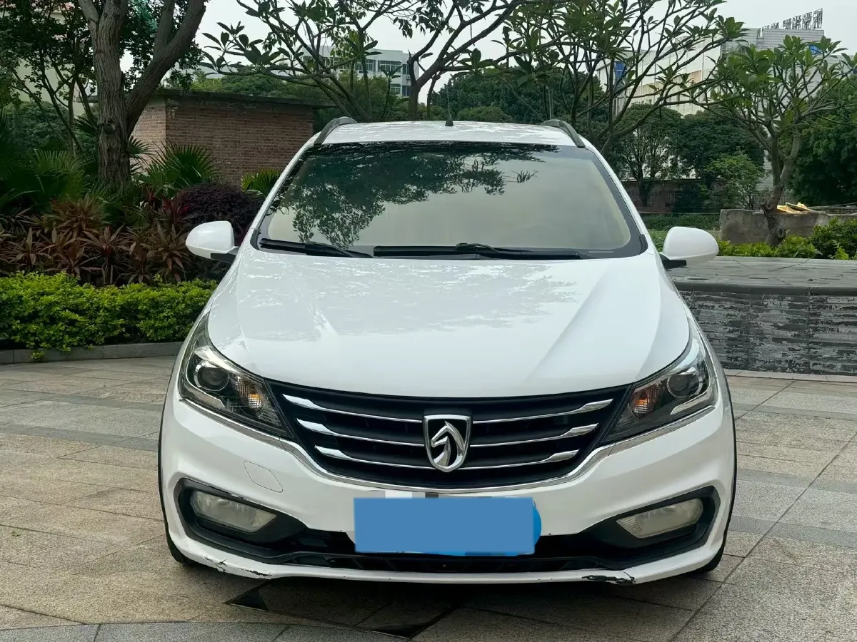 2017 BaoJun 310W 1.5L 112HP L4 6MT,autocango,china used car exporter,china ev exporter,chinese used car exporter,chinese used ev exporter