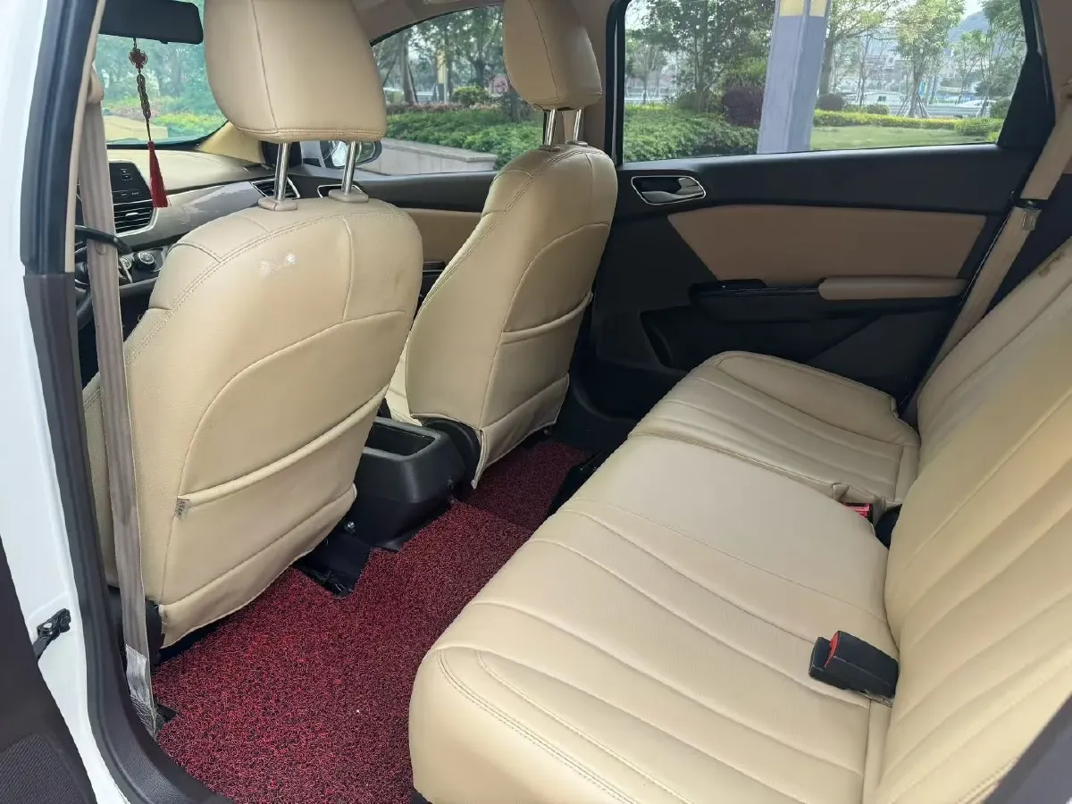 2017 BaoJun 310W 1.5L 112HP L4 6MT,autocango,china used car exporter,china ev exporter,chinese used car exporter,chinese used ev exporter
