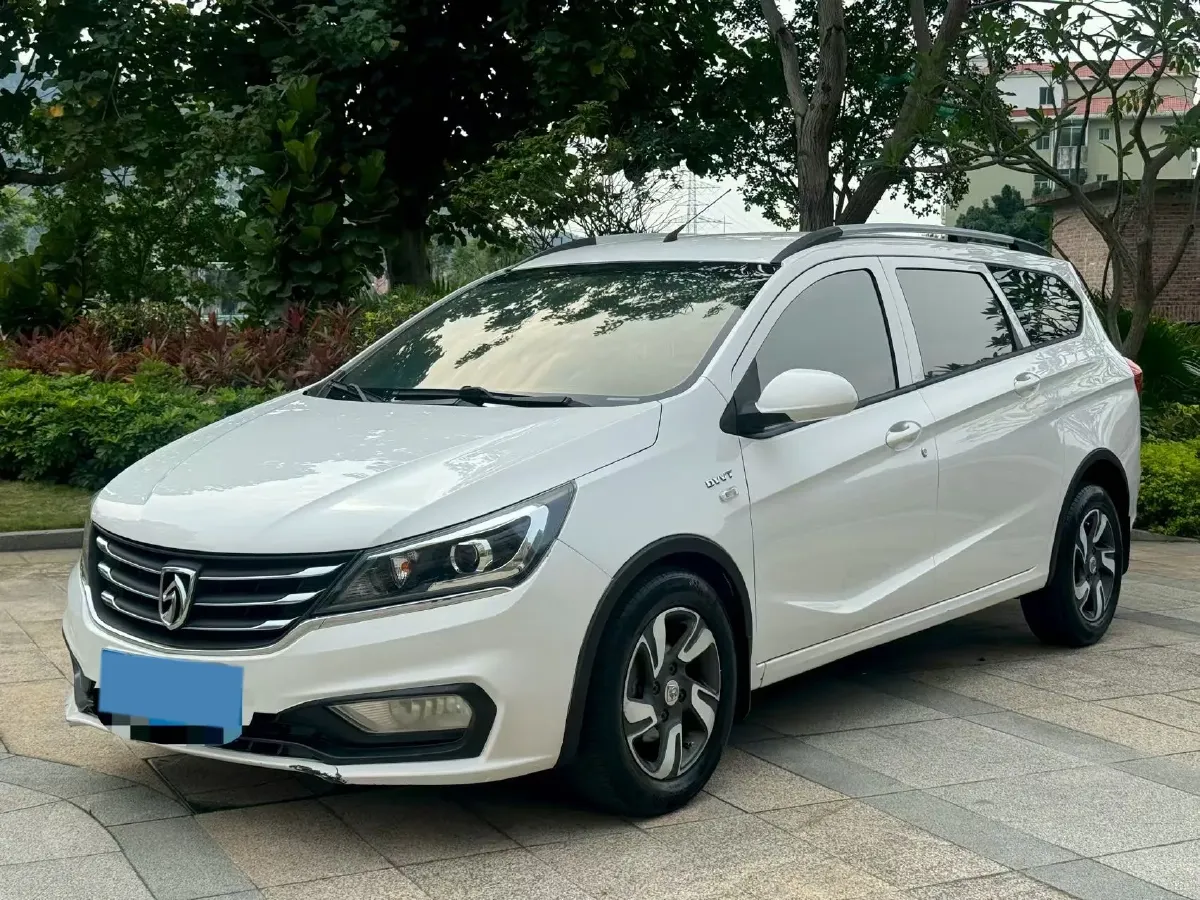 2017 BaoJun 310W 1.5L 112HP L4 6MT,autocango,china used car exporter,china ev exporter,chinese used car exporter,chinese used ev exporter