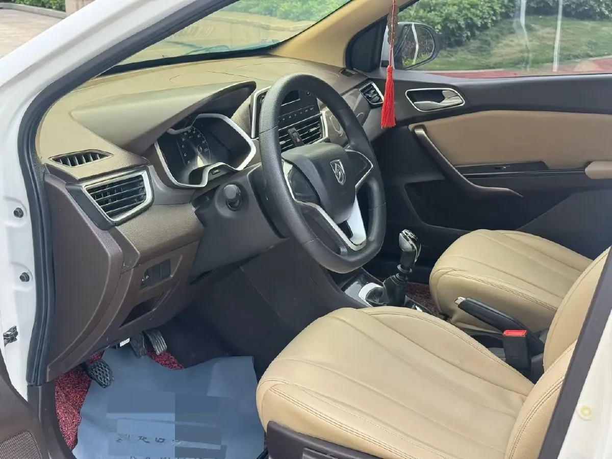 2017 BaoJun 310W 1.5L 112HP L4 6MT,autocango,china used car exporter,china ev exporter,chinese used car exporter,chinese used ev exporter