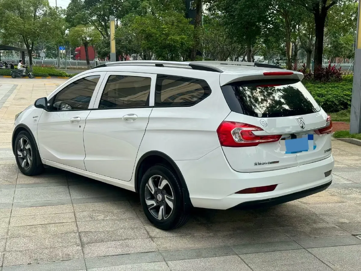 2017 BaoJun 310W 1.5L 112HP L4 6MT,autocango,china used car exporter,china ev exporter,chinese used car exporter,chinese used ev exporter