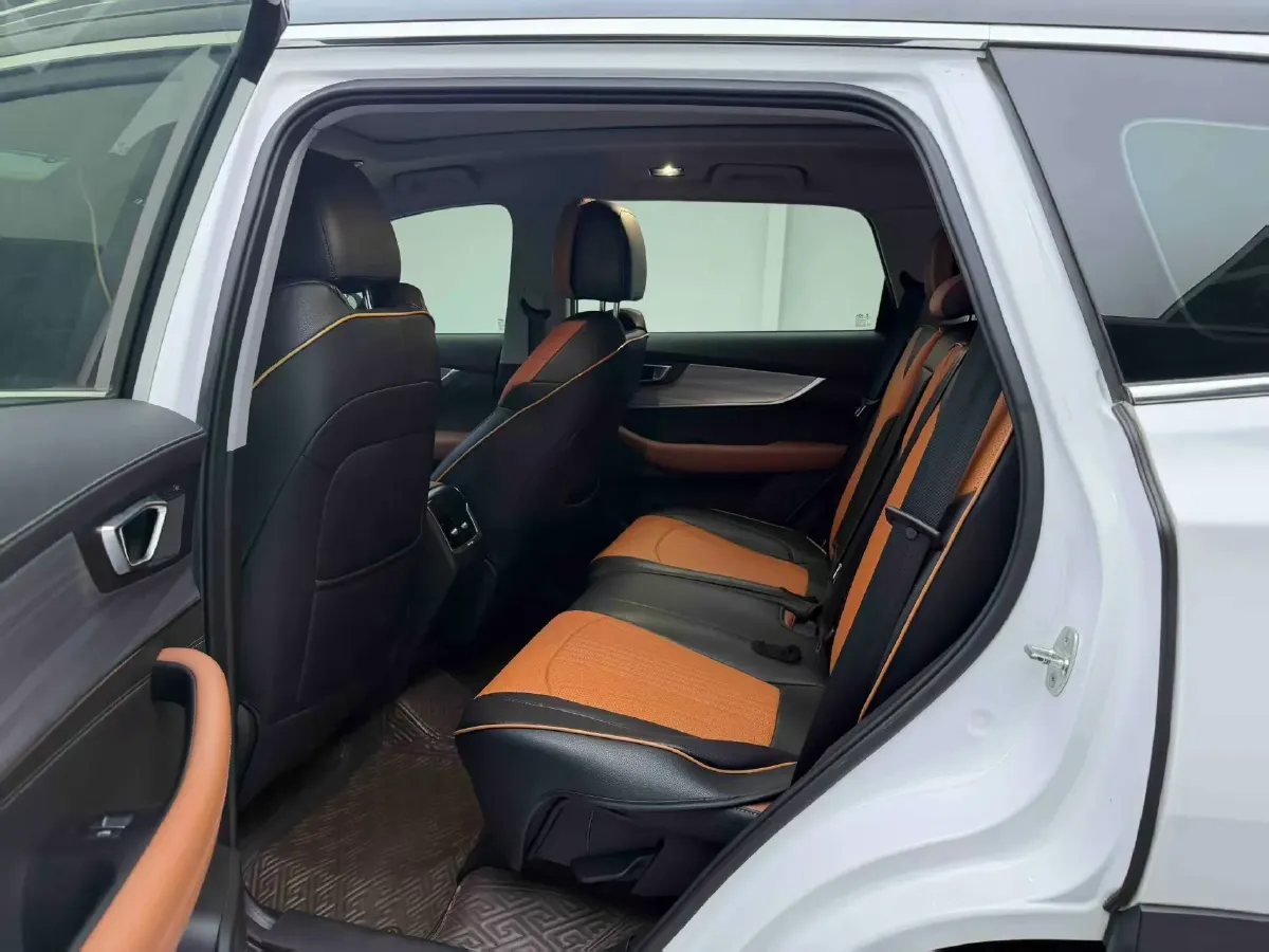 2021 Chery Tiggo 8 Plus 1.6T 197HP L4 7DCT,autocango,china used car exporter,china ev exporter,chinese used car exporter,chinese used ev exporter