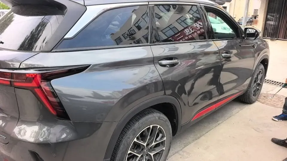 2022 ChangAn CS75 Plus 1.5T 188HP L4 8AT,autocango,china used car exporter,china ev exporter,chinese used car exporter,chinese used ev exporter