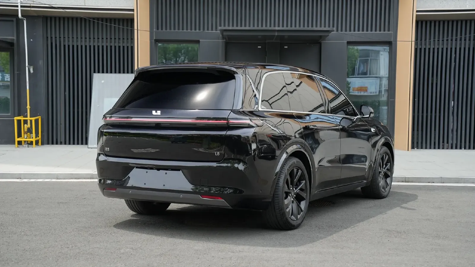 2023 Li L8 Range Extended 154HP REEV 40.9KWH,autocango,china used car exporter,china ev exporter,chinese used car exporter,chinese used ev exporter