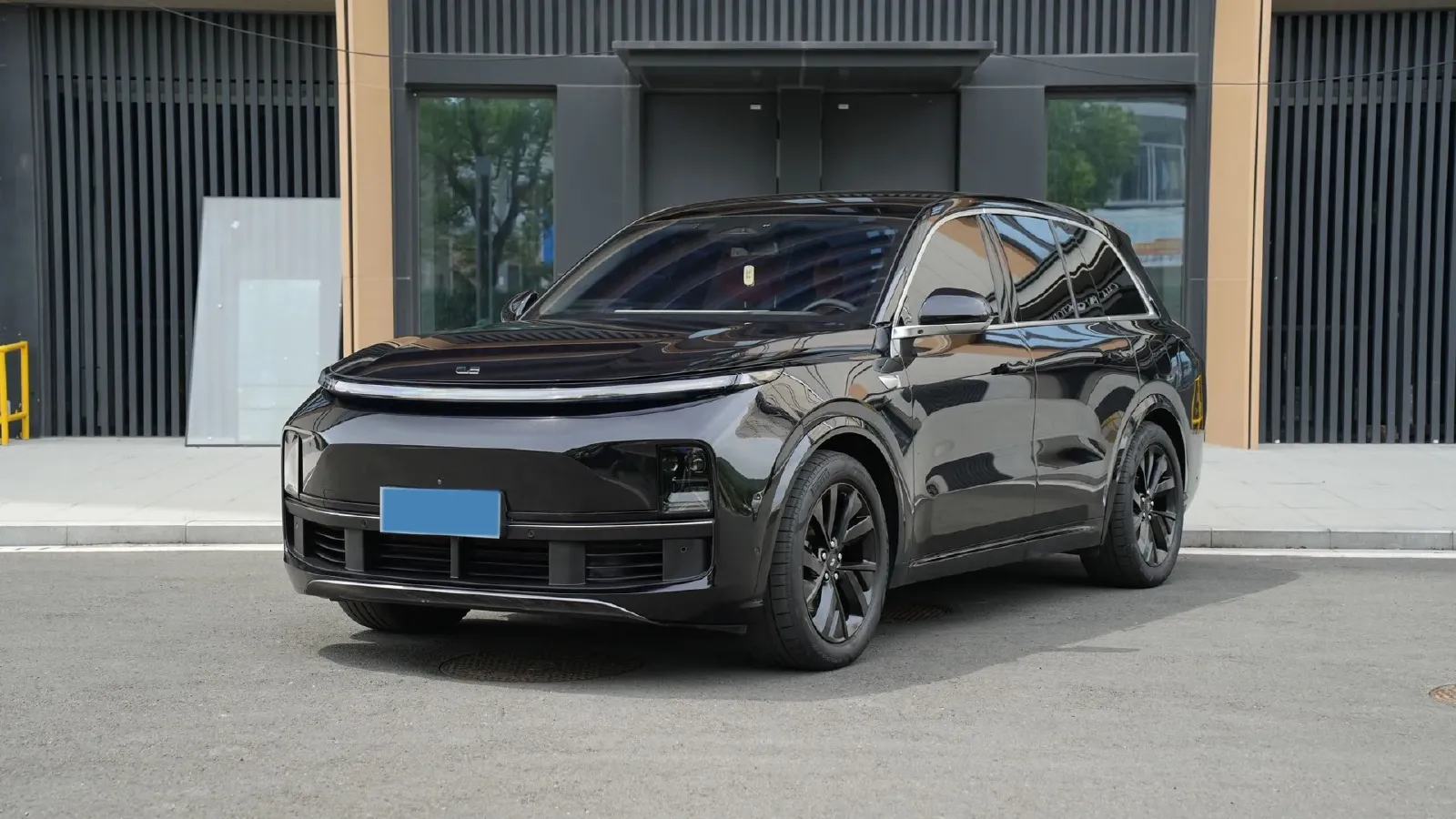 2023 Li L8 Range Extended 154HP REEV 40.9KWH,autocango,china used car exporter,china ev exporter,chinese used car exporter,chinese used ev exporter