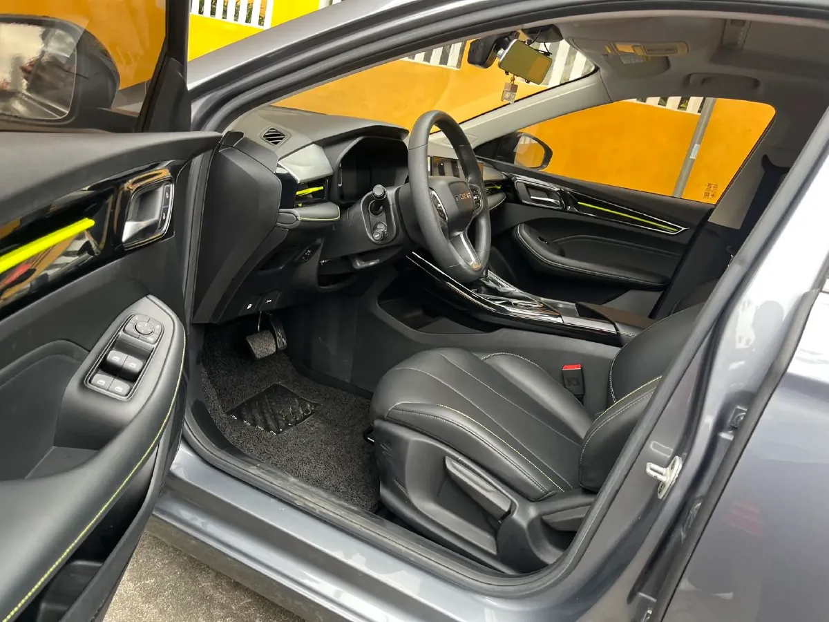 2021 Roewe i5 1.5L 120HP L4 CVT,autocango,china used car exporter,china ev exporter,chinese used car exporter,chinese used ev exporter