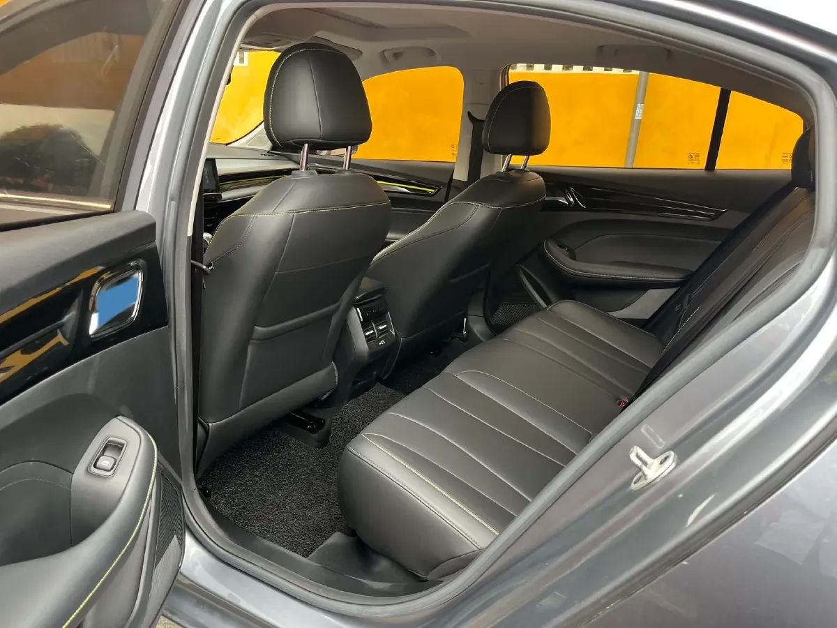 2021 Roewe i5 1.5L 120HP L4 CVT,autocango,china used car exporter,china ev exporter,chinese used car exporter,chinese used ev exporter
