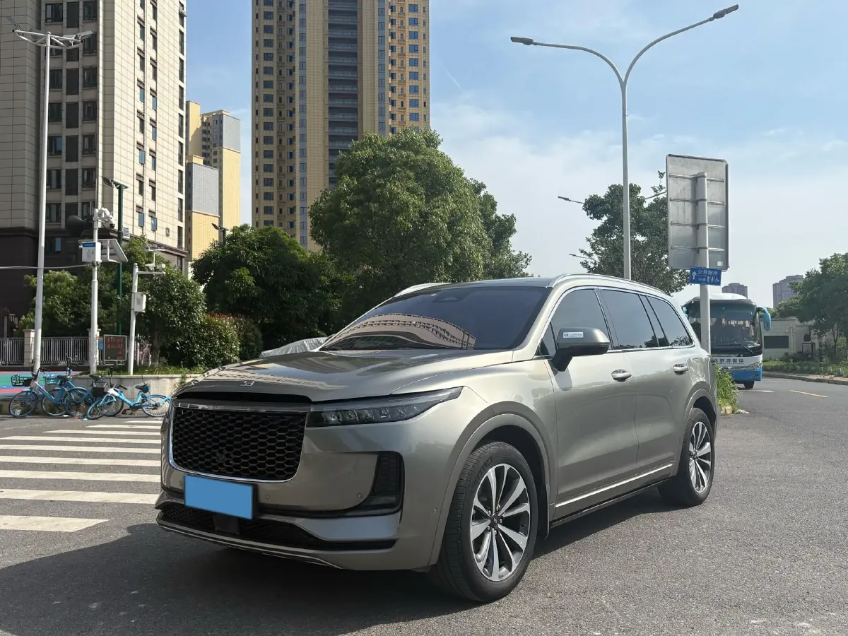 2021 Li ONE Range Extended 131HP REEV 40.5KWH,autocango,china used car exporter,china ev exporter,chinese used car exporter,chinese used ev exporter