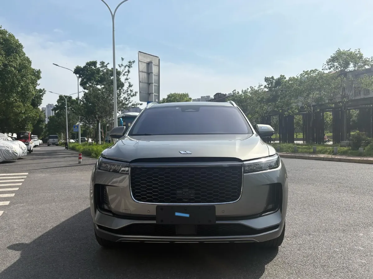 2021 Li ONE Range Extended 131HP REEV 40.5KWH,autocango,china used car exporter,china ev exporter,chinese used car exporter,chinese used ev exporter