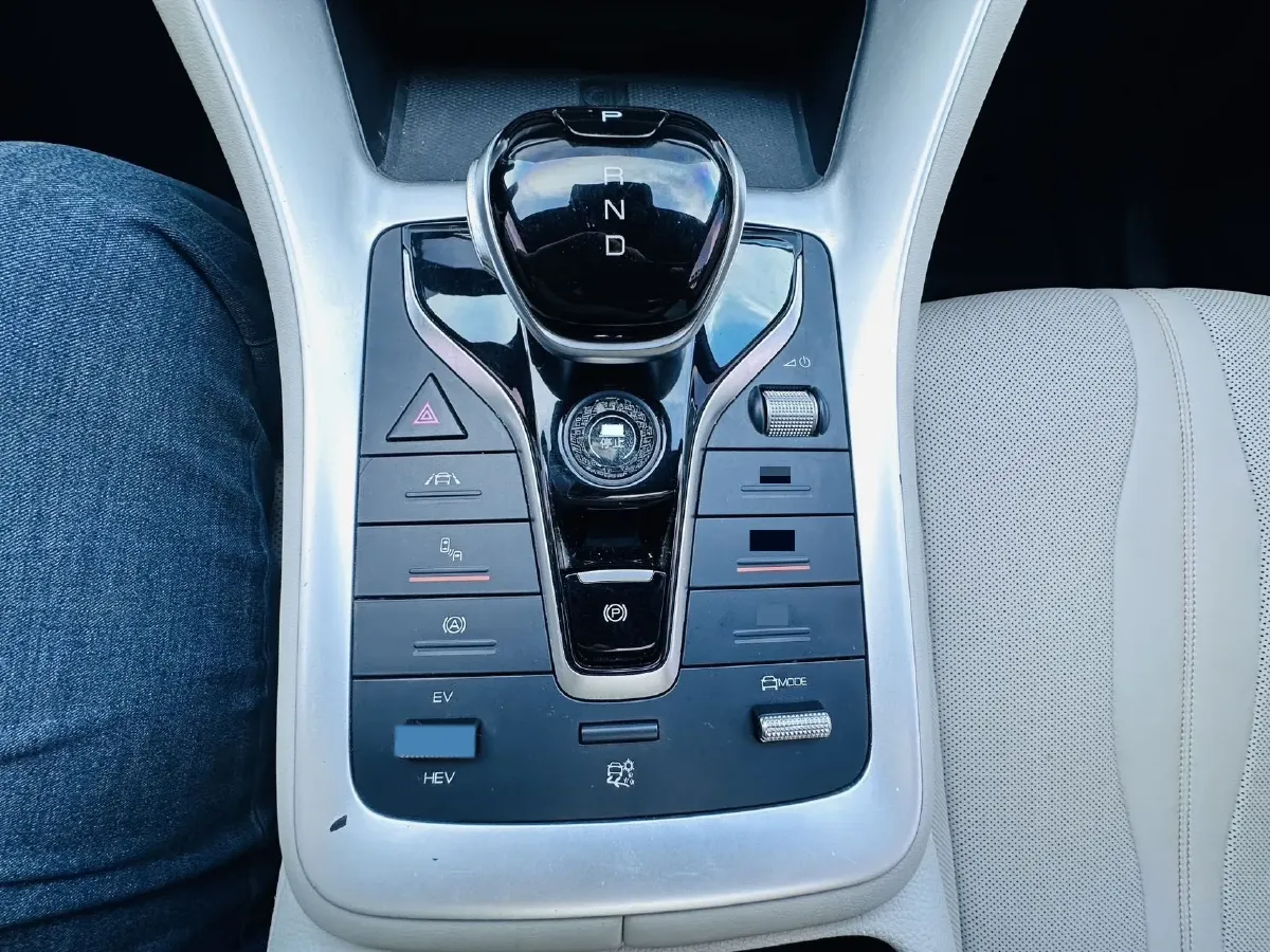 2022 Geely JiaJi 1.5T 177HP L3 7DCT PHEV 15.5KWH,autocango,china used car exporter,china ev exporter,chinese used car exporter,chinese used ev exporter