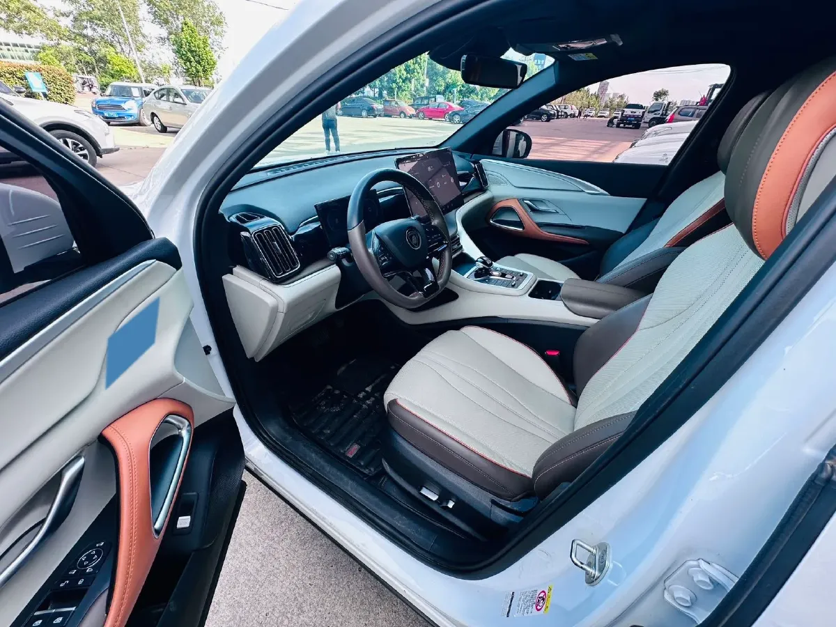 2022 Geely JiaJi 1.5T 177HP L3 7DCT PHEV 15.5KWH,autocango,china used car exporter,china ev exporter,chinese used car exporter,chinese used ev exporter