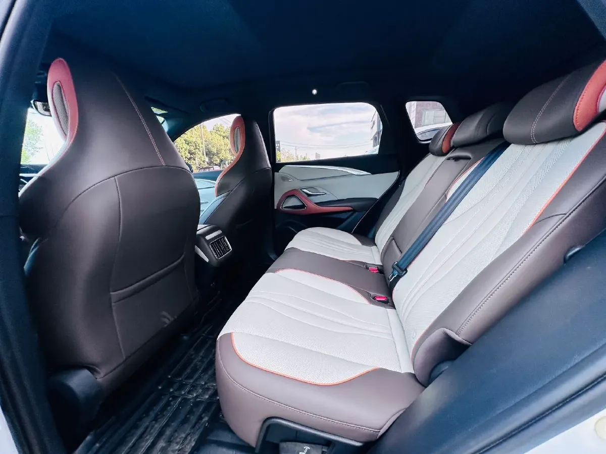2022 Geely JiaJi 1.5T 177HP L3 7DCT PHEV 15.5KWH,autocango,china used car exporter,china ev exporter,chinese used car exporter,chinese used ev exporter