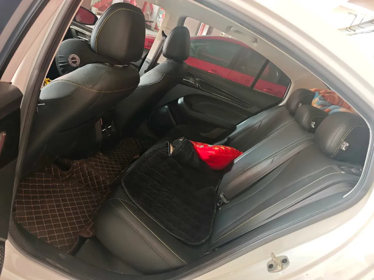 2021 Roewe i5 1.5L 120HP L4 CVT,autocango,china used car exporter,china ev exporter,chinese used car exporter,chinese used ev exporter