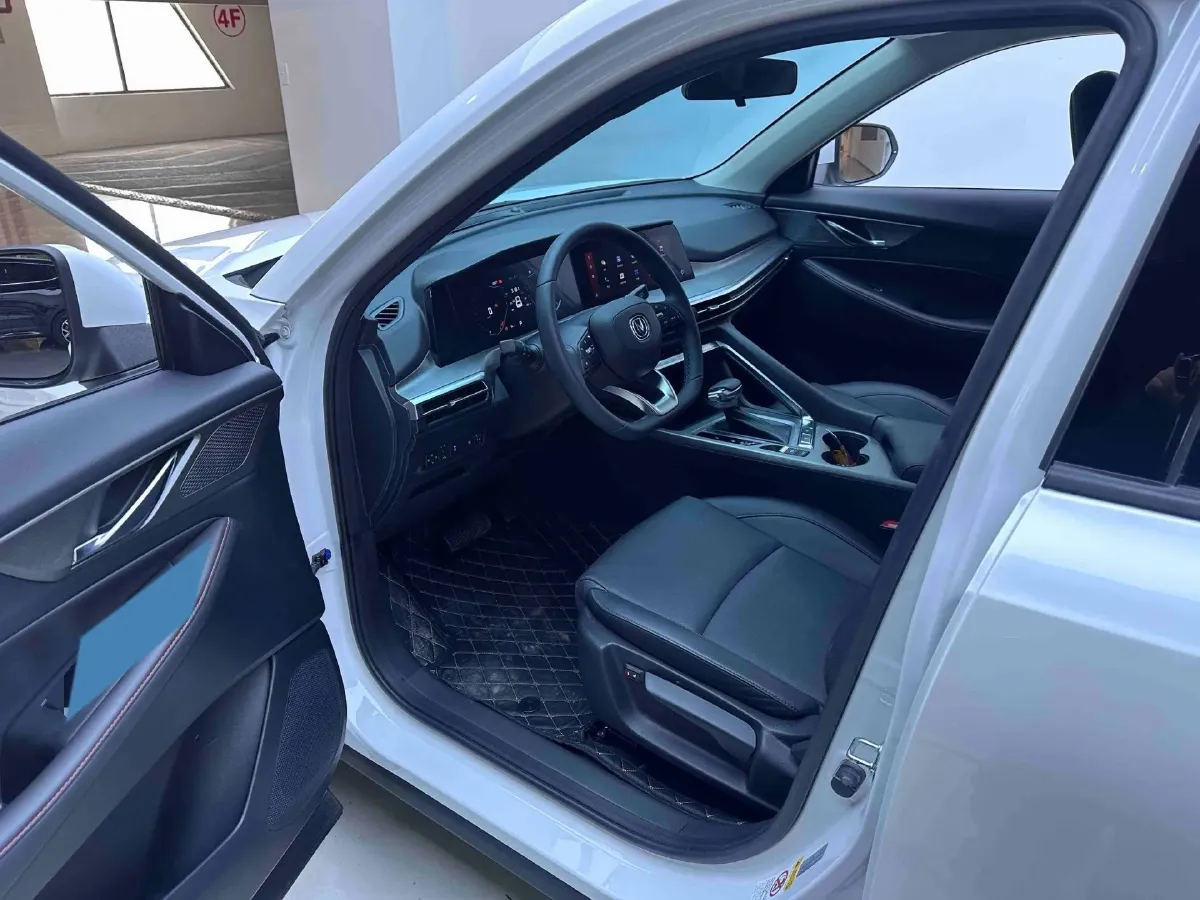 2022 ChangAn CS35 Plus 1.4T 160HP L4 7DCT,autocango,china used car exporter,china ev exporter,chinese used car exporter,chinese used ev exporter