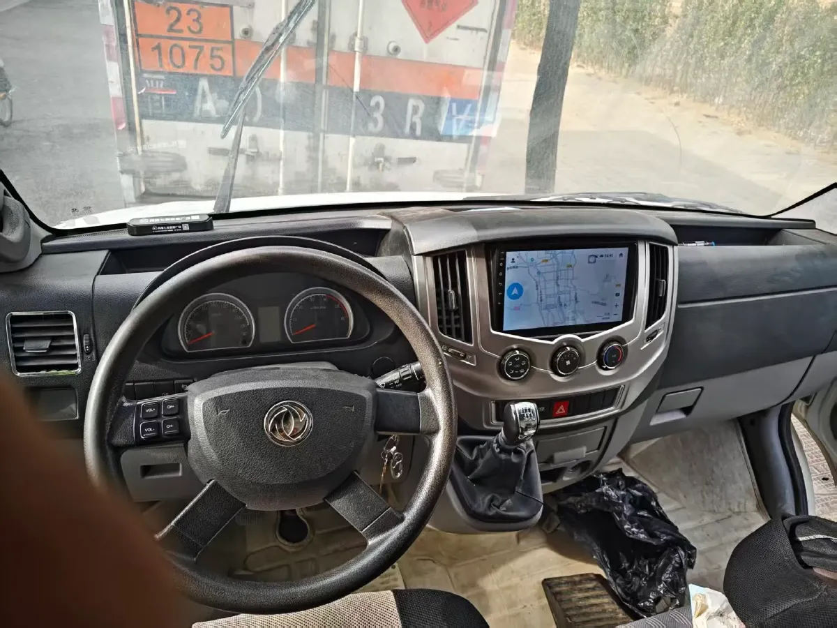2019 MAXUS XinTu V80 2.5T 136HP L4 6MT,autocango,china used car exporter,china ev exporter,chinese used car exporter,chinese used ev exporter