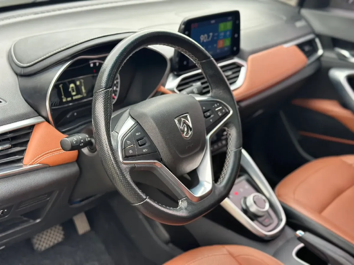 2017 BaoJun 510 1.5L 112HP L4 5AMT,autocango,china used car exporter,china ev exporter,chinese used car exporter,chinese used ev exporter