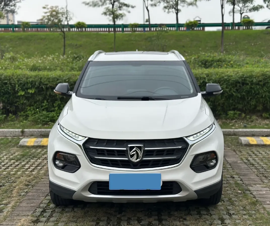 2017 BaoJun 510 1.5L 112HP L4 5AMT,autocango,china used car exporter,china ev exporter,chinese used car exporter,chinese used ev exporter