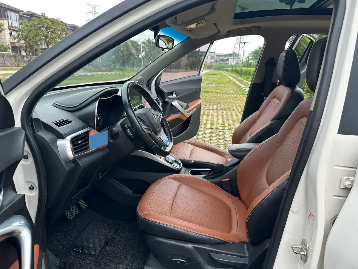2017 BaoJun 510 1.5L 112HP L4 5AMT,autocango,china used car exporter,china ev exporter,chinese used car exporter,chinese used ev exporter