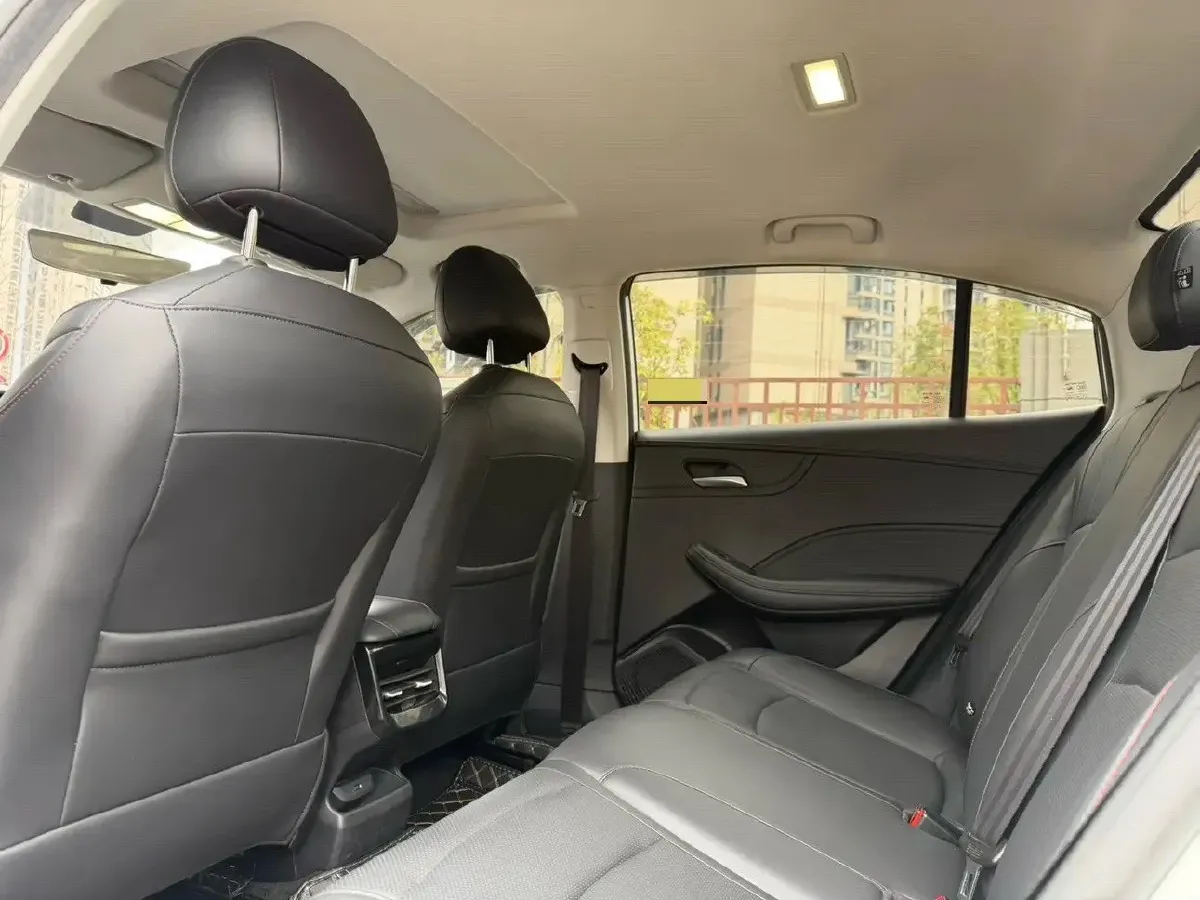 2023 Roewe i5 1.5L 129HP L4 CVT,autocango,china used car exporter,china ev exporter,chinese used car exporter,chinese used ev exporter