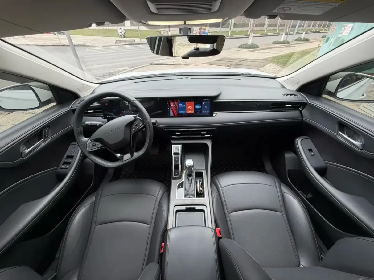 2023 Roewe i5 1.5L 129HP L4 CVT,autocango,china used car exporter,china ev exporter,chinese used car exporter,chinese used ev exporter