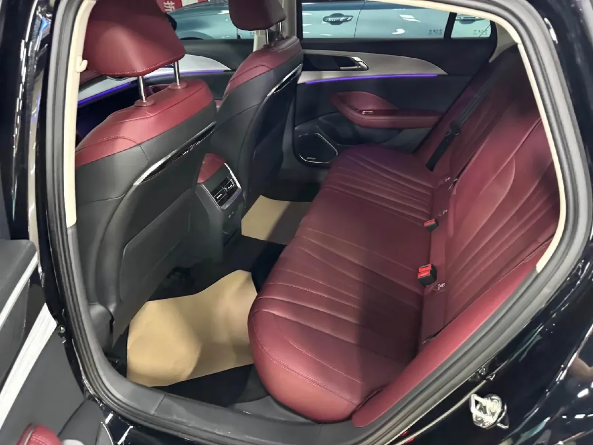 2025 HongQi H5 1.5T 169HP L4 1DHT Hybrid,autocango,china used car exporter,china ev exporter,chinese used car exporter,chinese used ev exporter