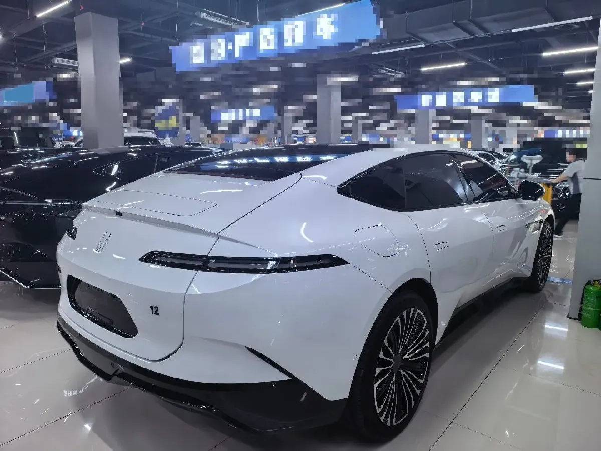 2025 Avatr 12 1.5T 156HP L4 REEV,autocango,china used car exporter,china ev exporter,chinese used car exporter,chinese used ev exporter