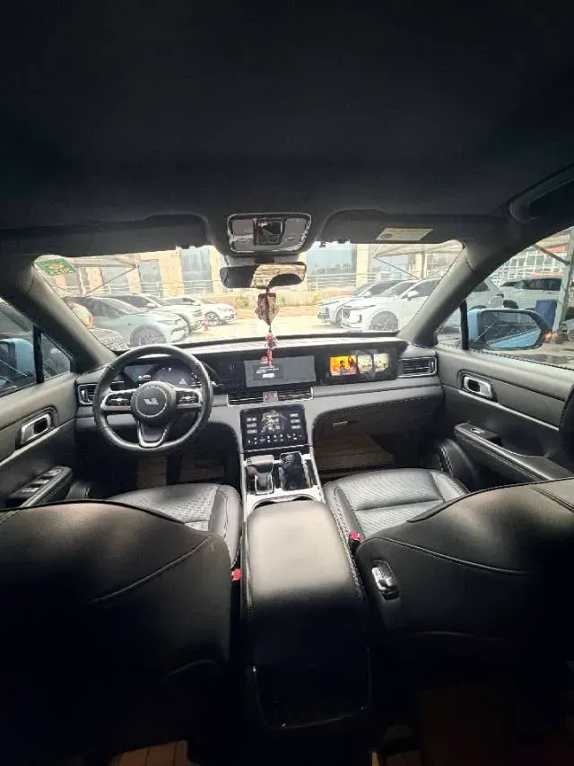 2021 Li ONE Range Extended 131HP REEV 40.5KWH,autocango,china used car exporter,china ev exporter,chinese used car exporter,chinese used ev exporter