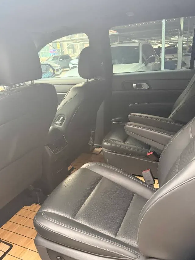 2021 Li ONE Range Extended 131HP REEV 40.5KWH,autocango,china used car exporter,china ev exporter,chinese used car exporter,chinese used ev exporter
