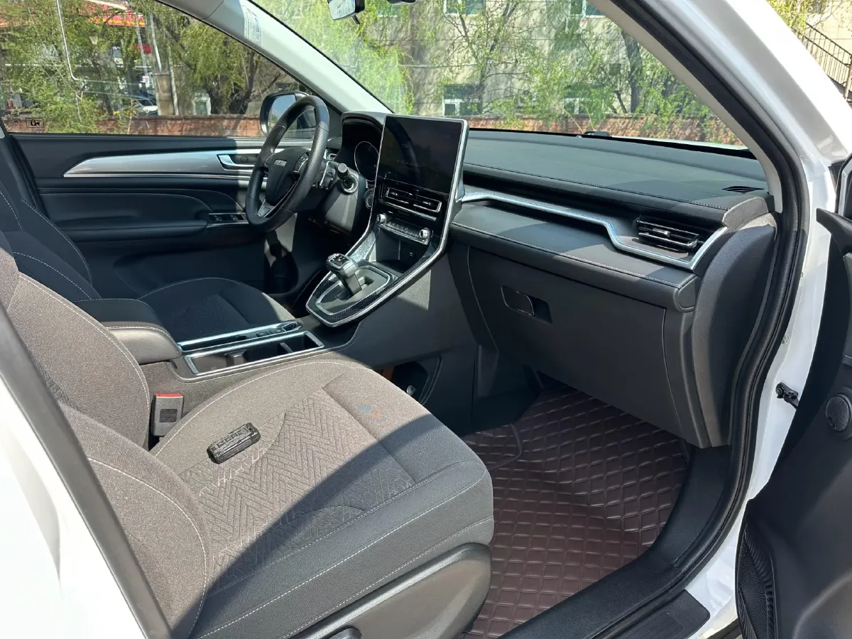 2023 Haval M6 1.5T 150HP L4 7DCT,autocango,china used car exporter,china ev exporter,chinese used car exporter,chinese used ev exporter