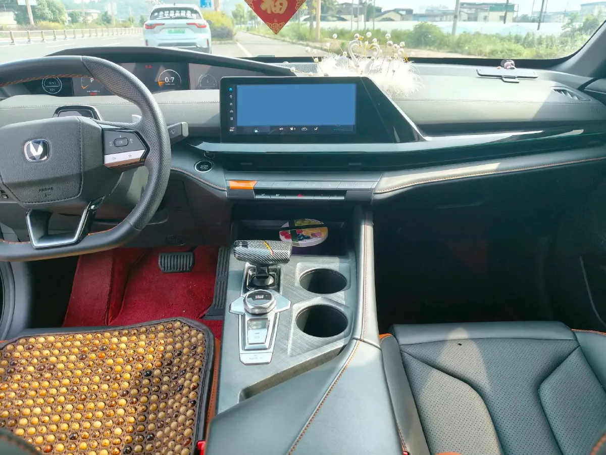 2023 ChangAn UNI-V 1.5T 188HP L4 7DCT,autocango,china used car exporter,china ev exporter,chinese used car exporter,chinese used ev exporter