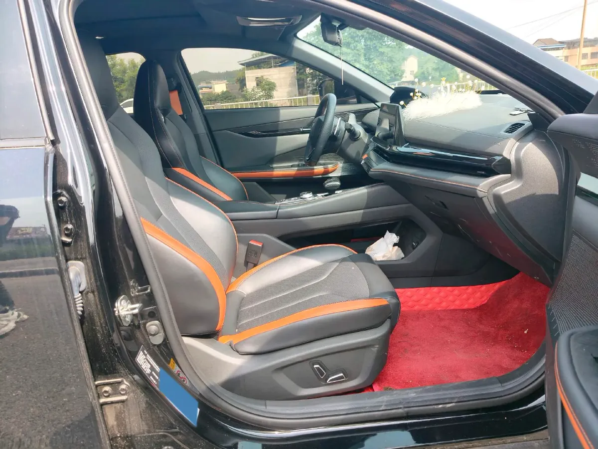 2023 ChangAn UNI-V 1.5T 188HP L4 7DCT,autocango,china used car exporter,china ev exporter,chinese used car exporter,chinese used ev exporter