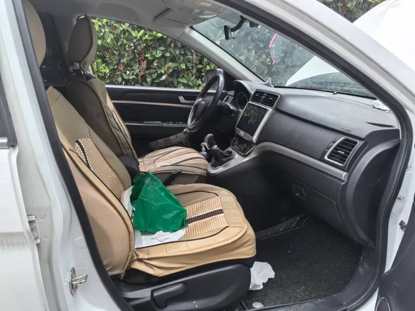 2019 Haval M6 1.5T 150HP L4 6MT,autocango,china used car exporter,china ev exporter,chinese used car exporter,chinese used ev exporter